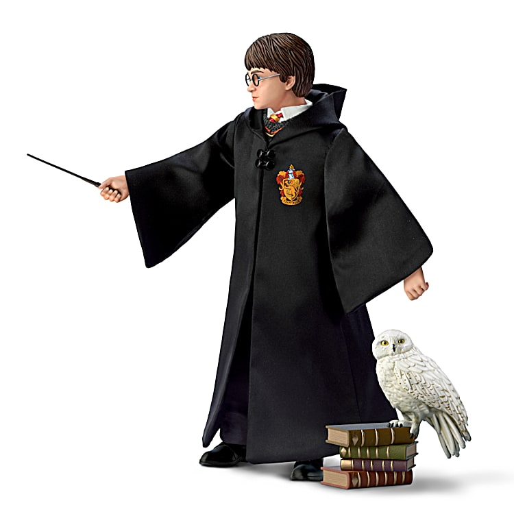 HARRY POTTER Ultimate Year One Portrait Figure With Sculpted Accessories