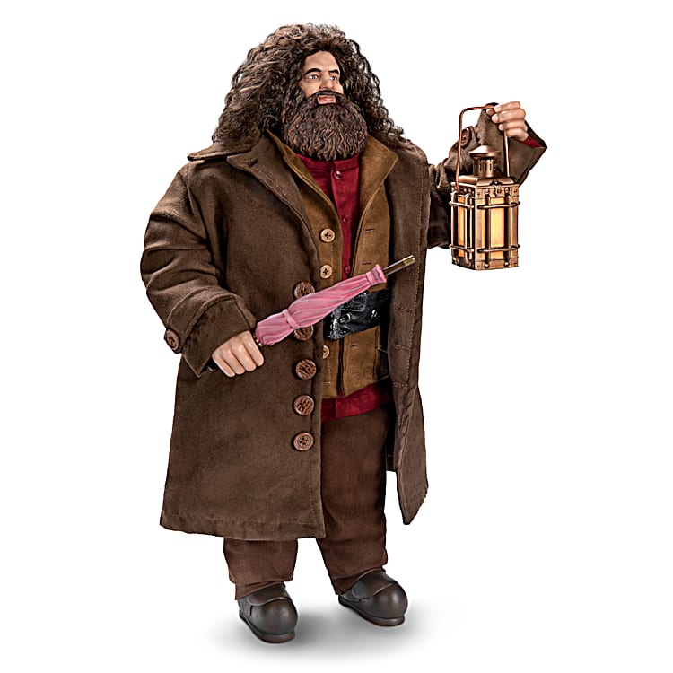 HARRY POTTER 18.5 Tall RUBEUS HAGRID Portrait Figure With A Faux Suede Trench Coat And Accessories