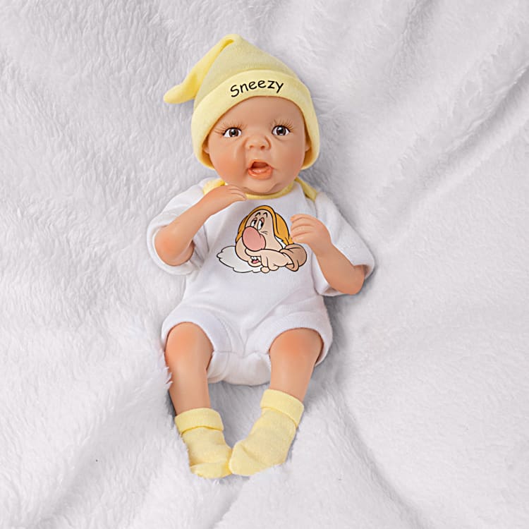 Disney Snow White And The Seven Dwarfs 6 Baby Dolls With Custom One Piece Knit Cap Matching Socks